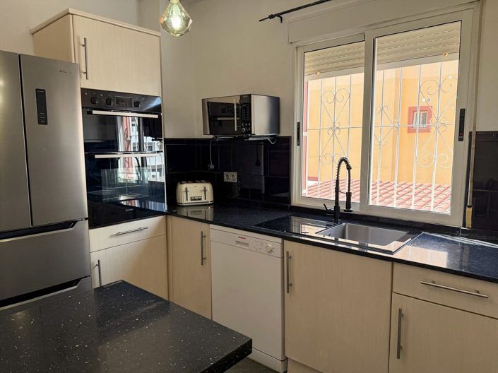 Image No.7-4 Bed Property for sale