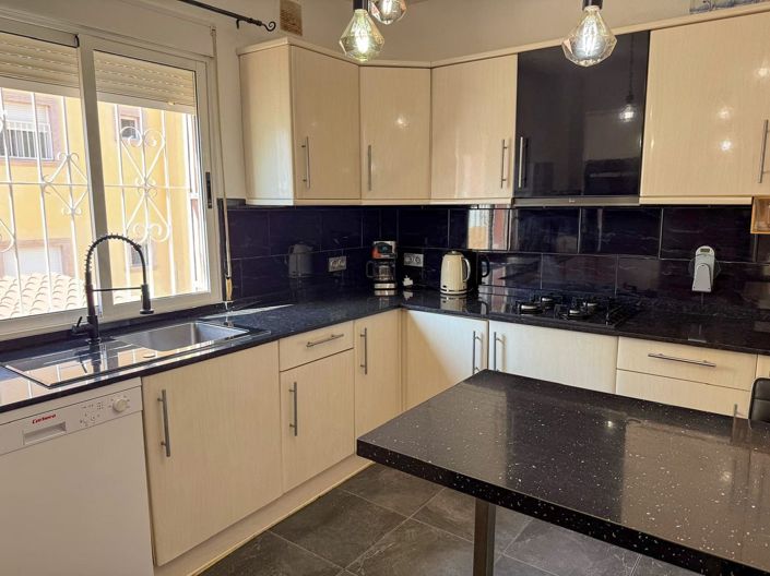 Image No.9-4 Bed Property for sale