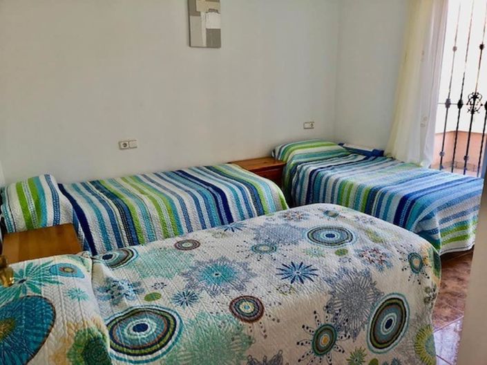 Image No.17-2 Bed Townhouse for sale