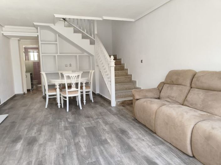 Image No.11-3 Bed Townhouse for sale