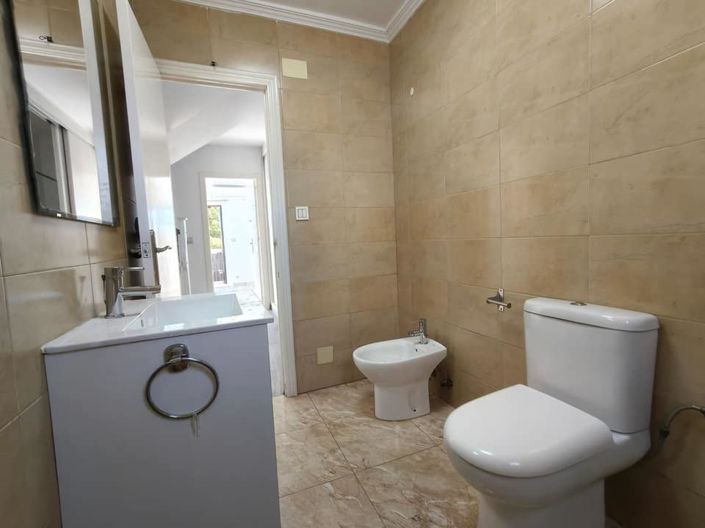 Image No.13-3 Bed Townhouse for sale