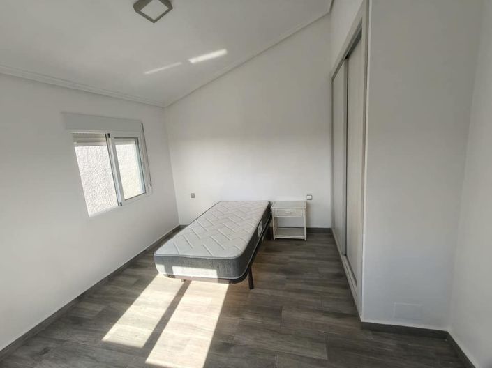 Image No.23-3 Bed Townhouse for sale