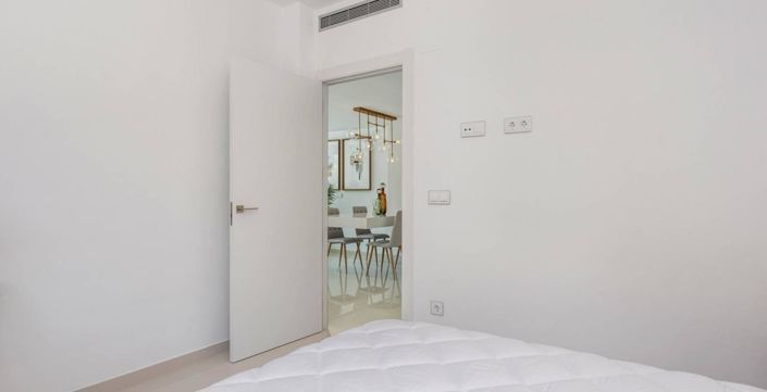 Image No.14-4 Bed Villa for sale