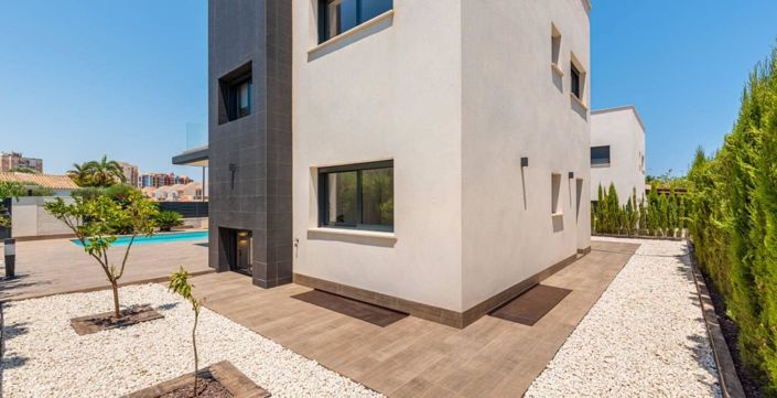 Image No.4-4 Bed Villa for sale