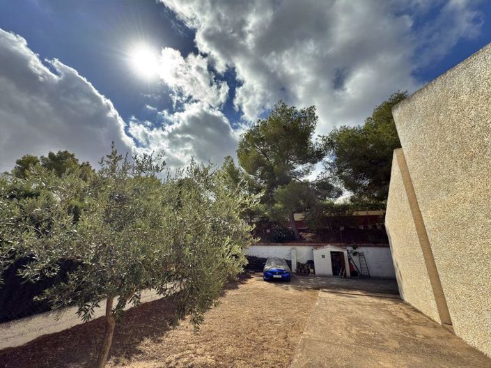 Image No.10-3 Bed Villa for sale