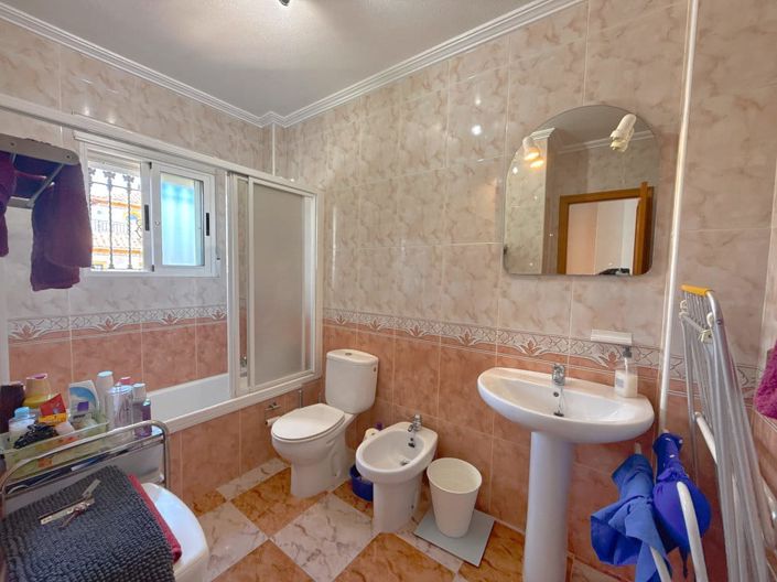 Image No.11-3 Bed Townhouse for sale