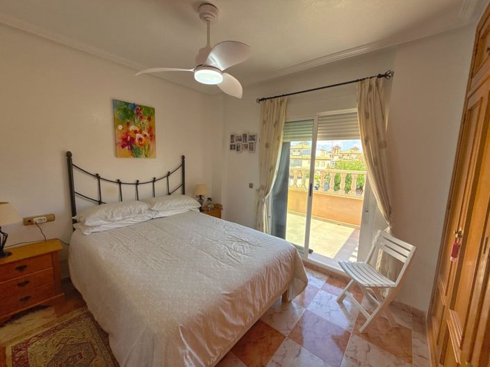 Image No.12-3 Bed Townhouse for sale