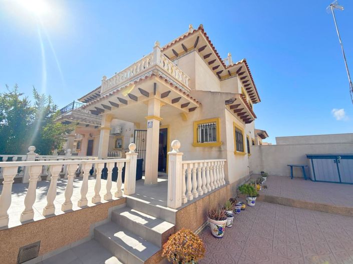 Image No.19-3 Bed Townhouse for sale