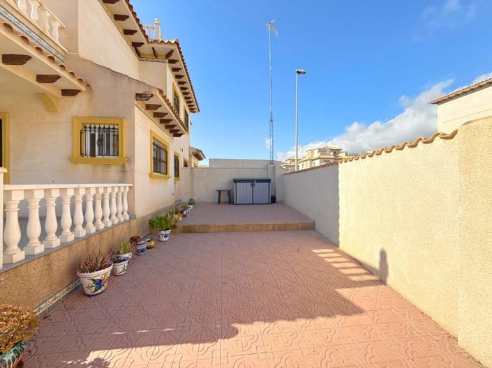 Image No.20-3 Bed Townhouse for sale