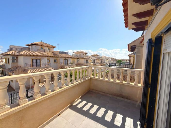 Image No.21-3 Bed Townhouse for sale