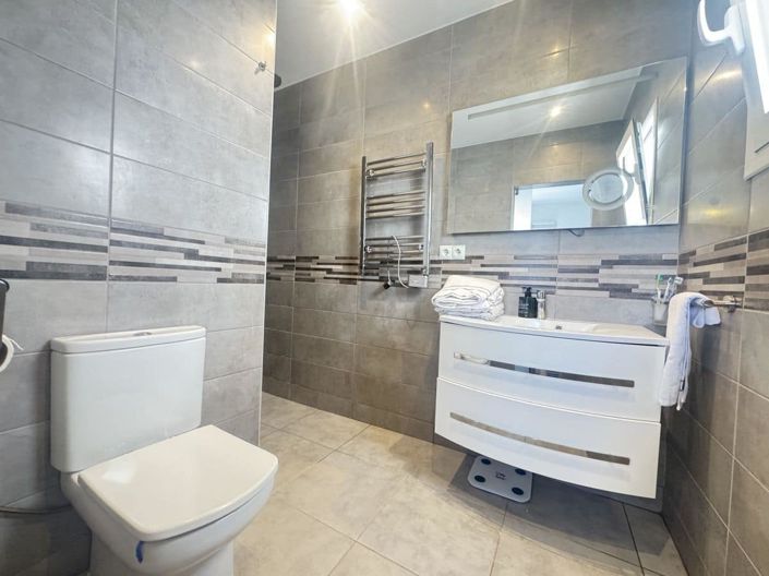 Image No.12-2 Bed Apartment for sale