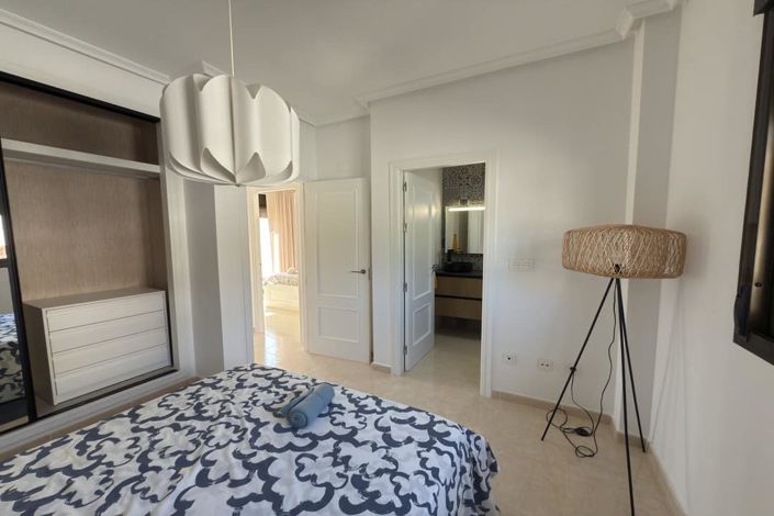 Image No.22-3 Bed Townhouse for sale