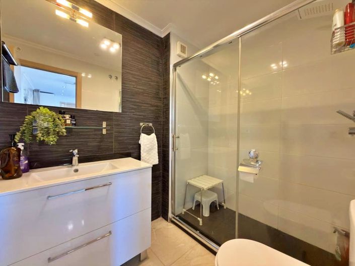 Image No.12-2 Bed Apartment for sale