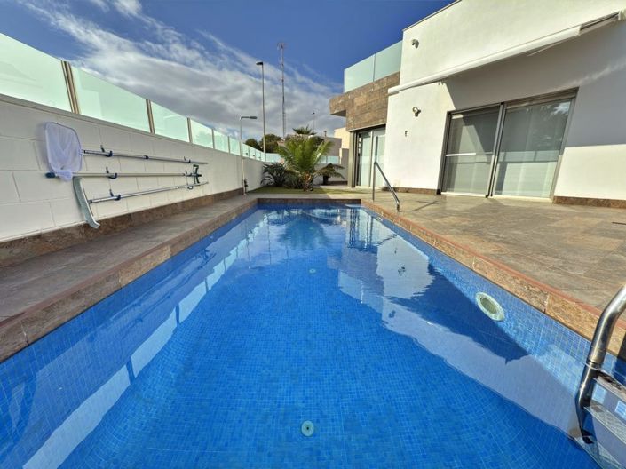 Image No.2-3 Bed Villa for sale