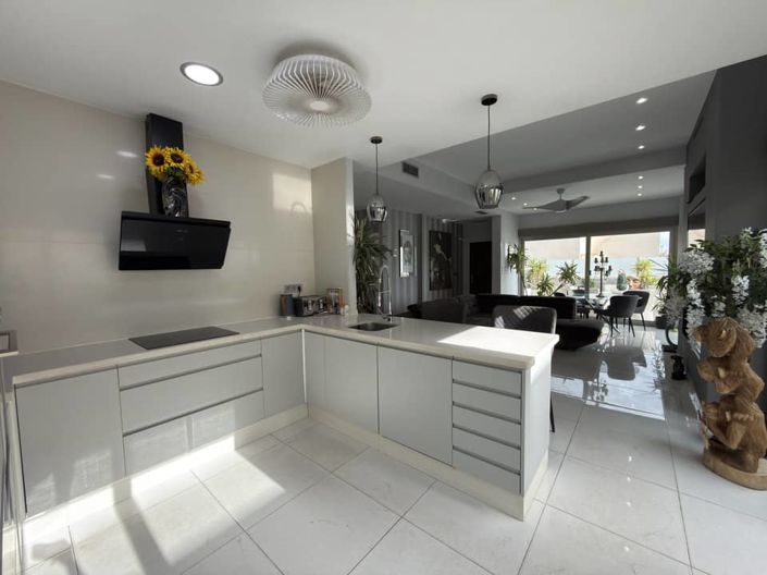 Image No.34-4 Bed Villa for sale