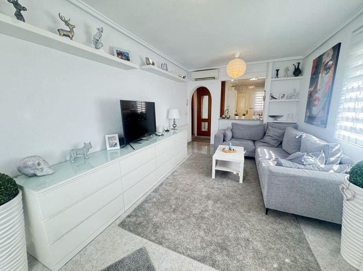 Image No.2-4 Bed Villa for sale