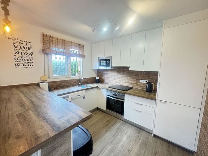 Image No.6-4 Bed Townhouse for sale