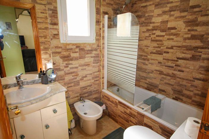 Image No.12-5 Bed Villa for sale