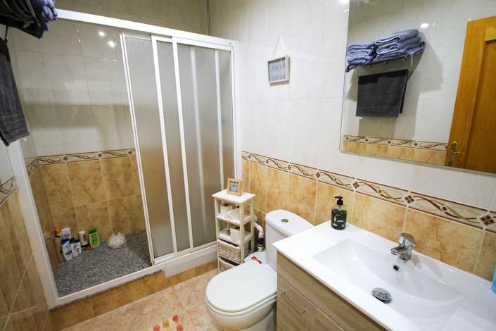 Image No.15-5 Bed Villa for sale