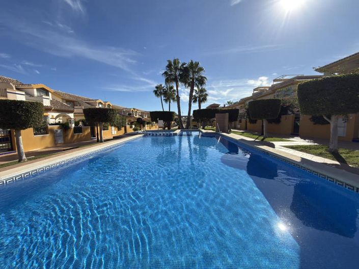 Image No.1-3 Bed Townhouse for sale