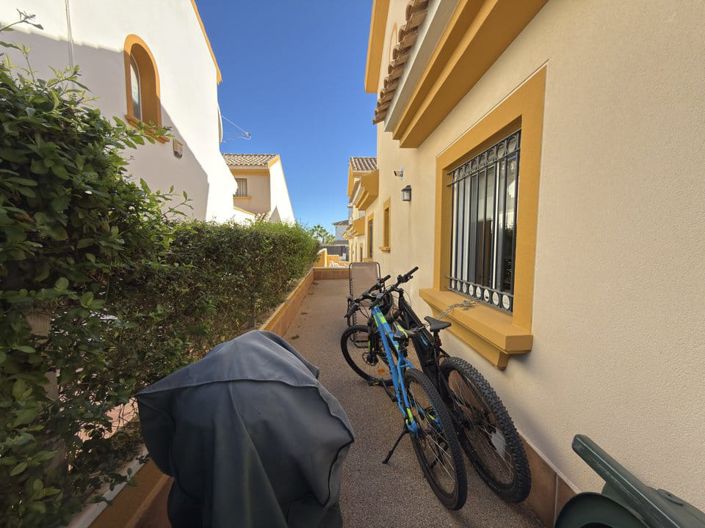 Image No.10-3 Bed Townhouse for sale