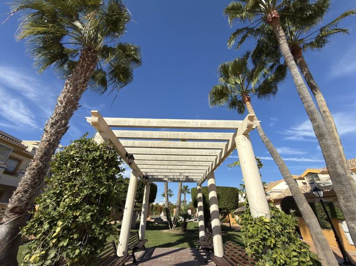 Image No.12-3 Bed Townhouse for sale