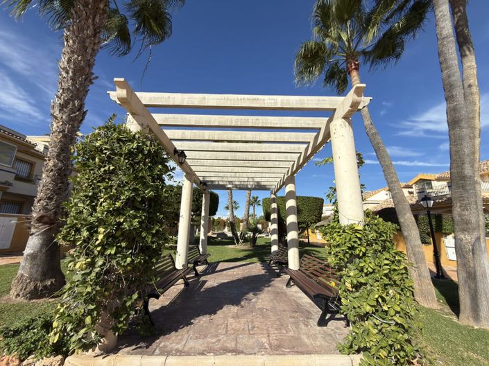 Image No.13-3 Bed Townhouse for sale