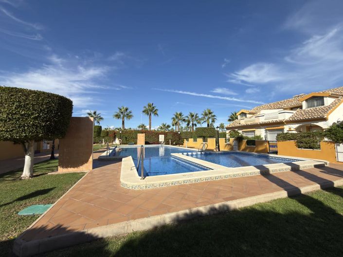 Image No.17-3 Bed Townhouse for sale