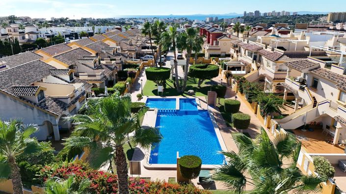 Image No.20-3 Bed Townhouse for sale