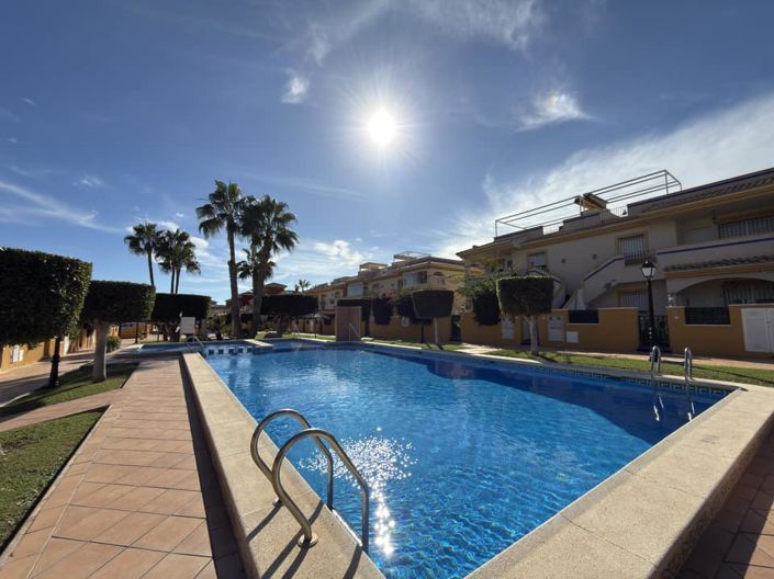 Image No.4-3 Bed Townhouse for sale