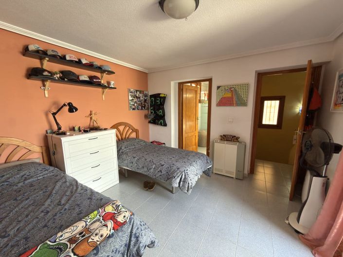 Image No.34-3 Bed Villa for sale