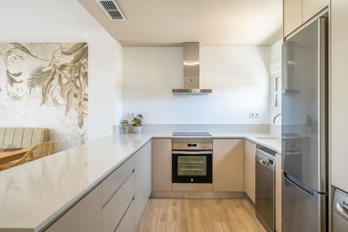 Image No.13-3 Bed Apartment for sale