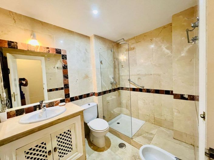 Image No.8-2 Bed Apartment for sale