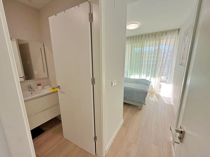 Image No.18-2 Bed Apartment for sale
