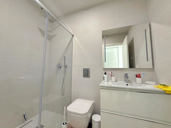 Image No.20-2 Bed Apartment for sale