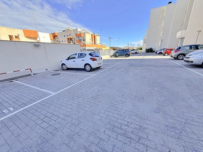 Image No.26-2 Bed Apartment for sale