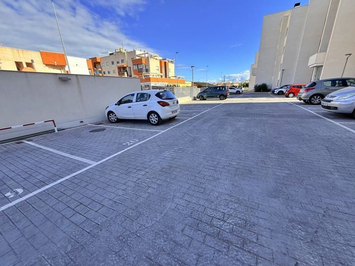 Image No.28-2 Bed Apartment for sale