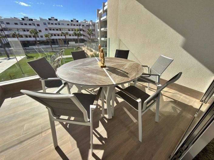 Image No.5-2 Bed Apartment for sale