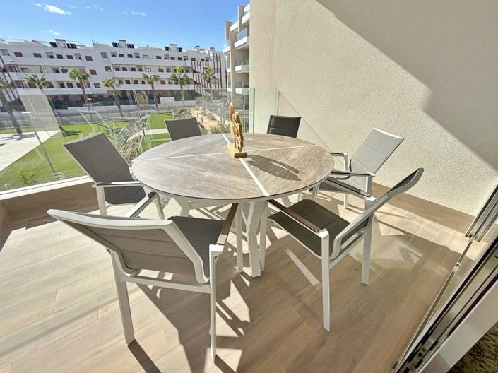 Image No.5-2 Bed Apartment for sale