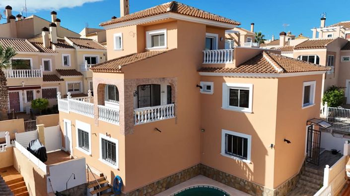 Image No.2-5 Bed Villa for sale