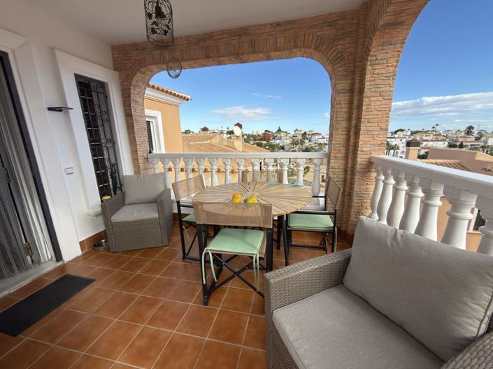 Image No.8-5 Bed Villa for sale