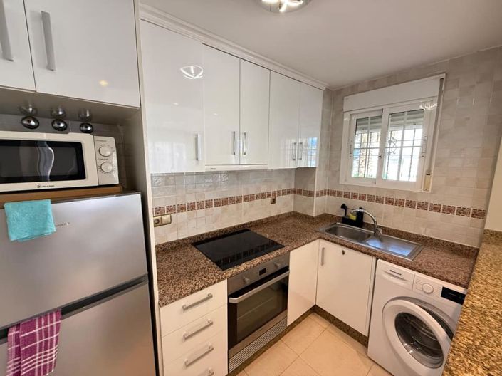 Image No.13-3 Bed Townhouse for sale