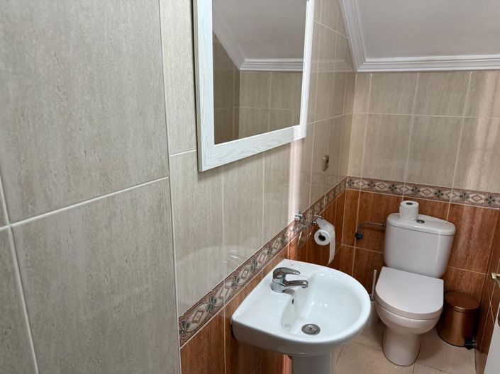 Image No.14-3 Bed Townhouse for sale