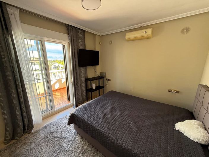 Image No.19-3 Bed Townhouse for sale