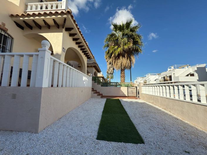 Image No.5-3 Bed Townhouse for sale