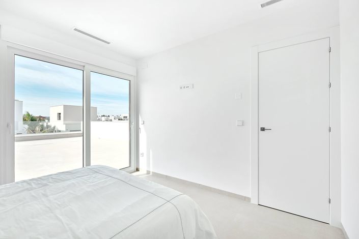 Image No.21-3 Bed Villa for sale