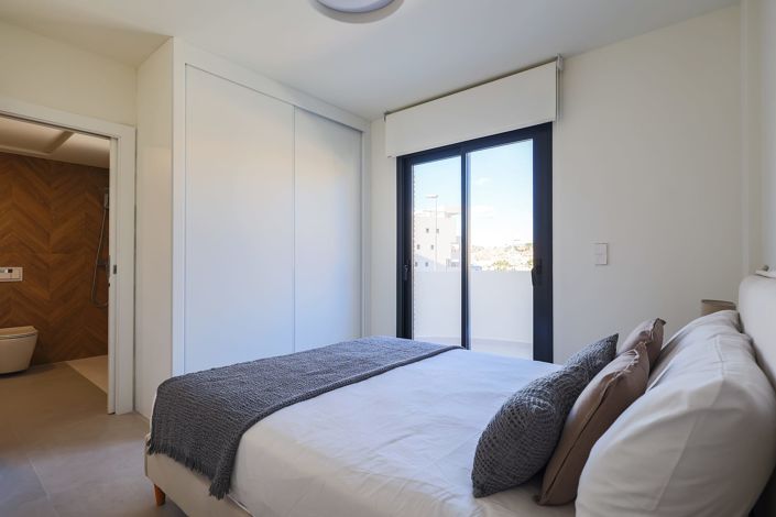 Image No.26-3 Bed Villa for sale