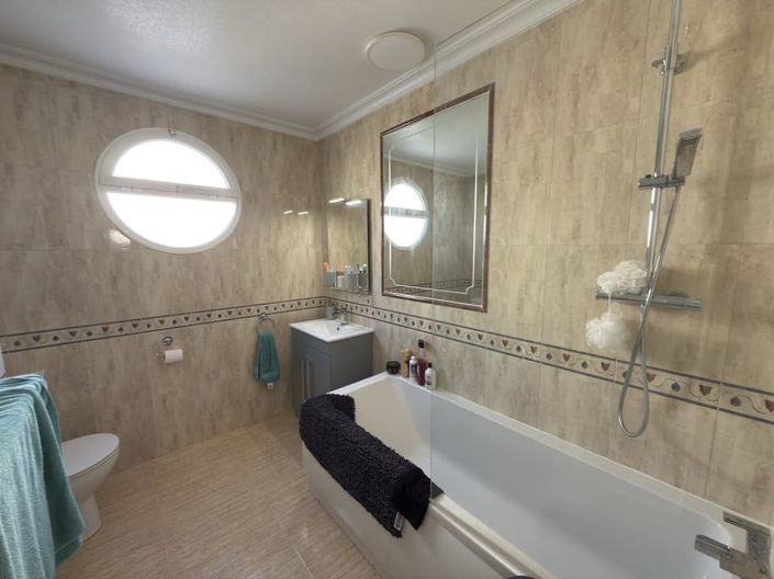 Image No.13-2 Bed Apartment for sale