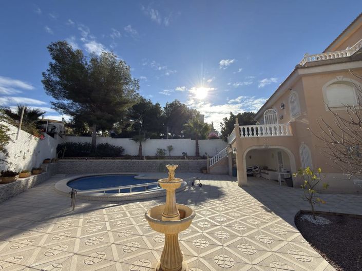 Image No.12-3 Bed Villa for sale