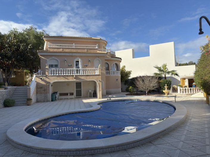 Image No.5-3 Bed Villa for sale